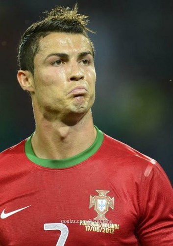 PORTUGAL HOME FOOTBALL SHIRT 2012/2013 SOCCER JERSEY MEN'S NIKE Ronaldo era M - Picture 11 of 11