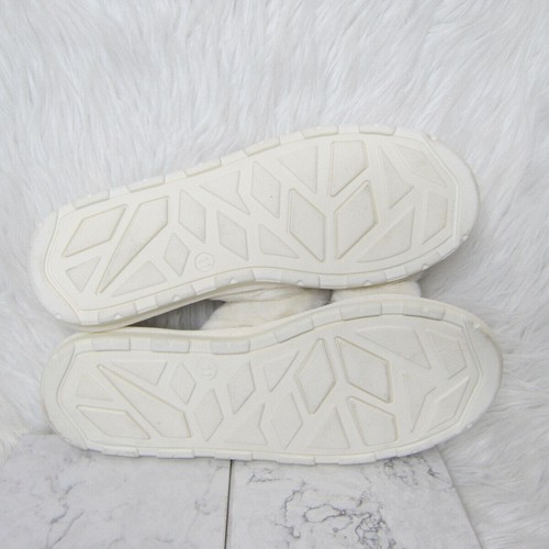 Stars Above Women’s White Fuzzy Soft Two Strap Slippers Size 11 NWOT - Picture 7 of 8