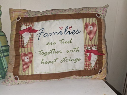 2 Patchwork Handmade Throw Pillows Cute Sayings Granny Core Decor - Bild 8 von 12