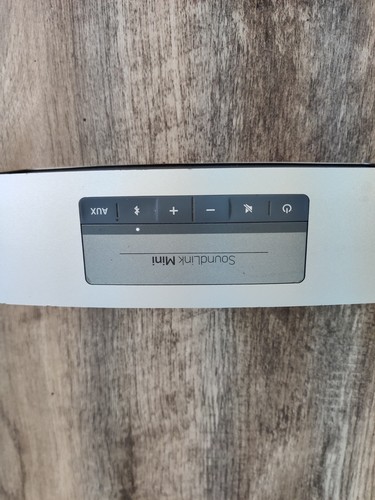 PARTS/REPAIR - Bose SoundLink Mini w/ Charging Base - Needs New Battery - Silver - Picture 5 of 5