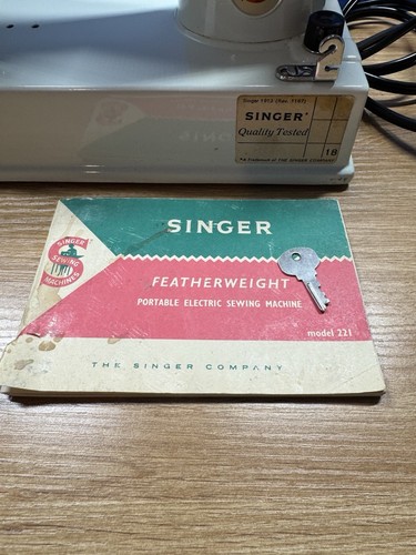 Vintage Singer 221K White Featherweight Sewing Machine w/Case, Manual, READ - Picture 14 of 23