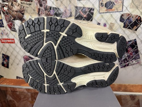 Zapatillas New Balance 2002R Talla 13 Beige M2002RCC - Imagen 9 de 11
