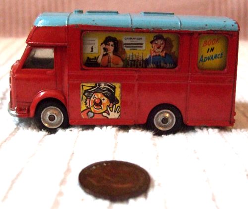 CORGI *RARE* MODEL (SMITHS KARRIER VAN - CIRCUS BOOKING OFFICE) VGC/USED/No 426 - Picture 4 of 9