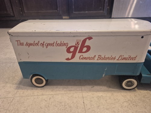 1960’s Lil Beaver GB General Bakeries Limited Semi-Truck - Picture 6 of 11