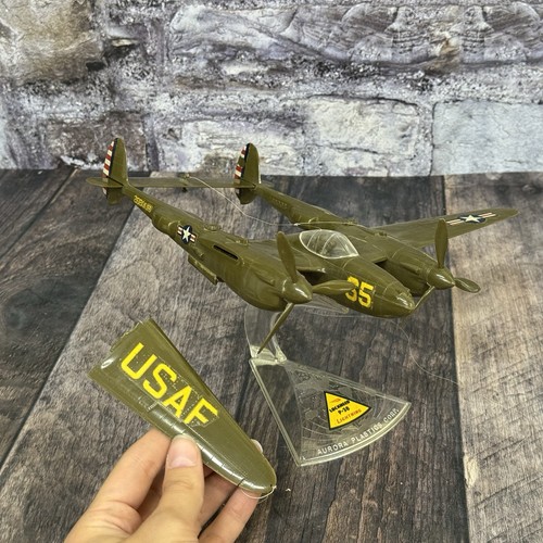 Vintage P-38 Lightning Airplane Plastic Model WWII Fighter Lot Of Two With Stand - Picture 5 of 11
