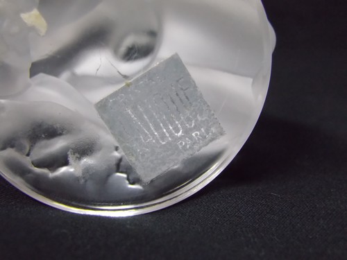 Figura de mujer desnuda arrodillada de cristal esmerilado Lalique Francia con cordero oveja - Imagen 8 de 9