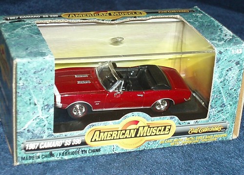 Ertl American Muscle 1967 Chevy Camaro SS396 CONV 1/43 mit Vitrine - Bild 1 von 13