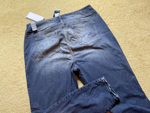NWT Torrid Stretch Skinny Jeans Jegging Denim Destroyed 22S 22P 22 Short Petite - Picture 6 of 6