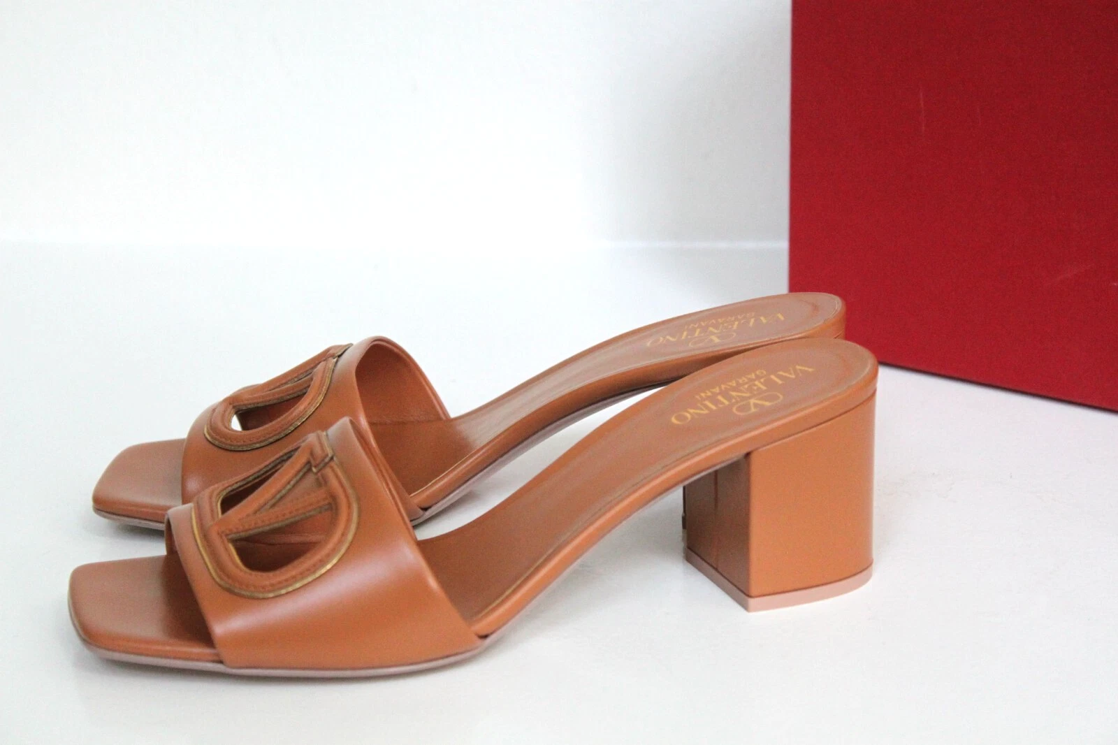 Valentino — New sz 5.5 / 36 VALENTINO GARAVANI VLOGO Brown Leather Slide Mule Sandal Shoes