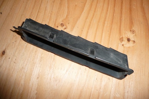 Toyota HiLux Pickup Truck X-CAB B-PILLER VENT L or R 84 85 86 87 88 EXTRA Xtra - Picture 4 of 6