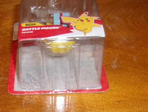 Jazwares - Pokemon Battle Ready Battle Figur - Holiday Pikachu - Bild 6 von 6