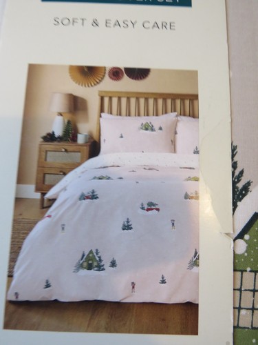 Dunelm Christmas Single Duvet Set Polycotton Reversible - Picture 2 of 6