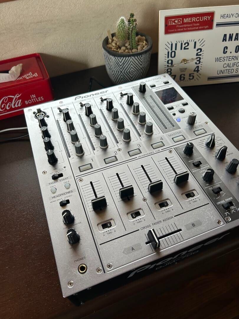 Pioneer DJM-700 Silver Digital DJ Mixer 4-Channel 4ch DJM700 DJM-700-S Tested JP Pioneer DJM-700 Silver Digital DJ Mixer 4-Channel 4ch DJM700 DJM-700-S Tested JP