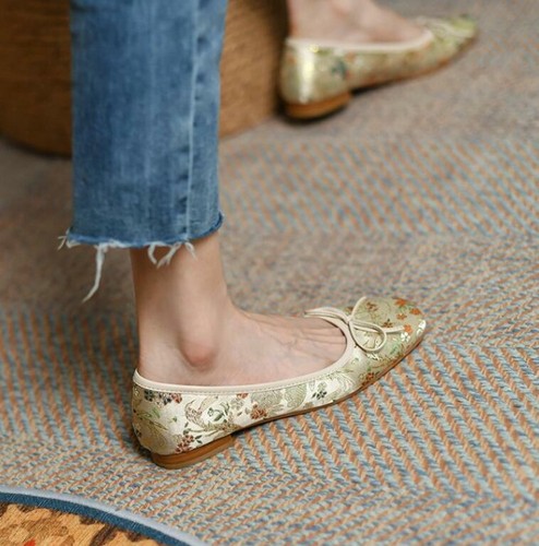 Women Vintage Satin Embroidery Low-Heel Autumn Square Toe Lady Loafers Shoes New - Picture 10 of 12