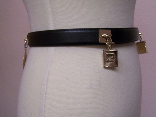 CINTURÓN DE CUERO NEGRO 27"-30" CON DIJES TONO DORADO VINTAGE SIN USAR 1" DE ANCHO - Imagen 5 de 6