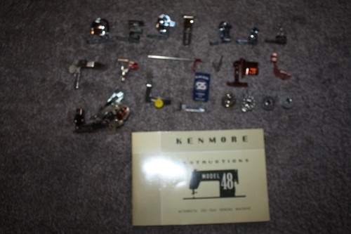 Kit de accesorios vintage Kenmore coser por color con libro y en caja original - Imagen 5 de 12