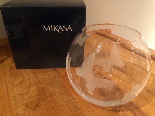 Mikasa Moderno Mariposa Grabado 6" Cristal Rosa Cuenco 5078775 ~ Nuevo con Caja - Imagen 1 de 5