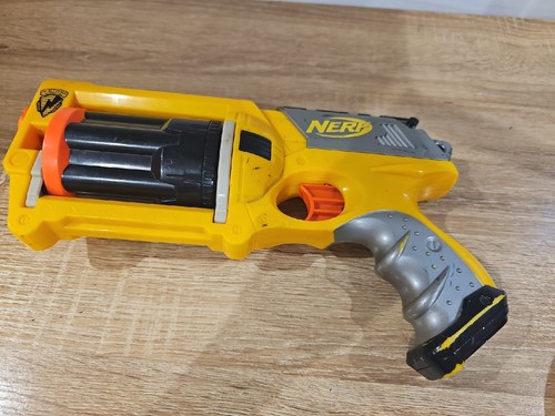 Nerf Gun Maverick REV 6 Blaster (ohne Darts), Yellow & Nerf Lazer Ops Pro - Bild 2 von 7