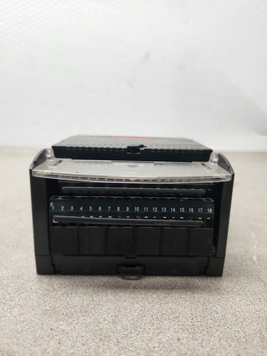 USED GE Fanuc VersaMax Discrete 120V Output Module IC200MDL330E - Picture 1 of 4