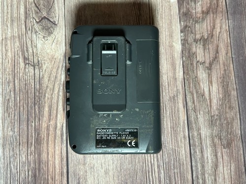 Sony WM-FX181 Blue Walkman FM/AM Vintage Cassette Player For Parts or Repair - Picture 3 of 5