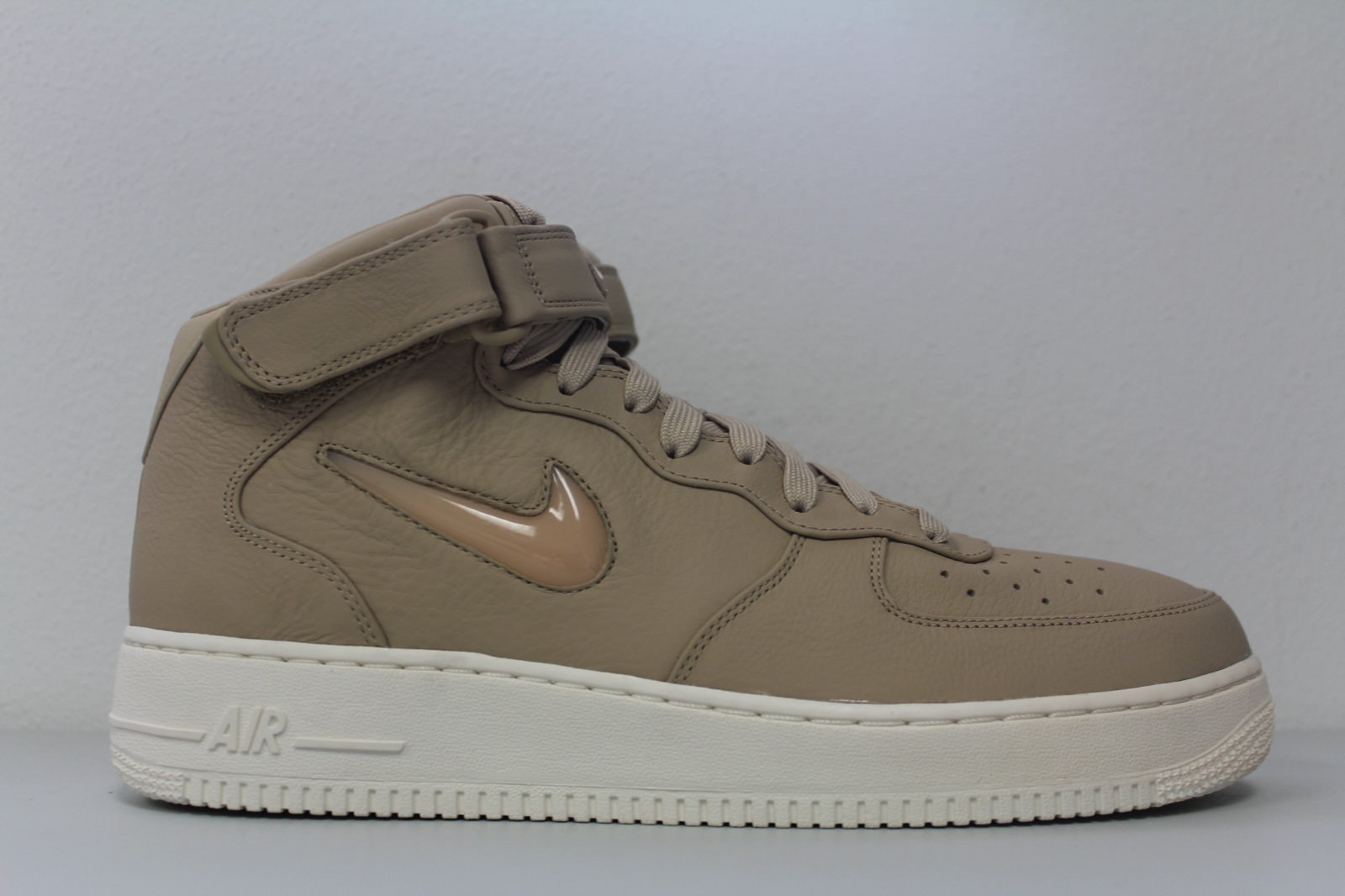 Nike Uomo air force 1 metà retrò ridotta dimensione gioiello fungo premio 941913-200 Nike Uomo air force 1 metà retrò ridotta dimensione gioiello fungo premio 941913-200