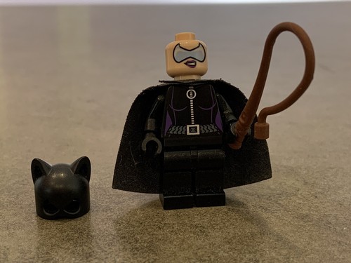LEGO Catwoman Purple Lips Minifig sh006 DC Super Heroes Batman 6858 - Picture 2 of 5
