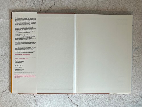 THE RIFLE BOOK BY JOHN WALTER SHOULDER HUNTING GUNS COLLECTORS GUIDE - Picture 4 of 16