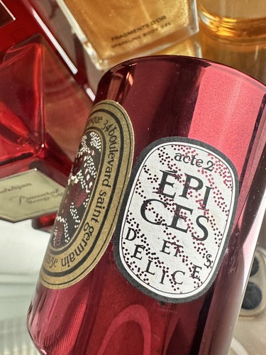 DIPTYQUE SPECIAL EDITION CANDLE REFILLED WITH VANILLA SCENT & COFFEE BEANS - Picture 2 of 5