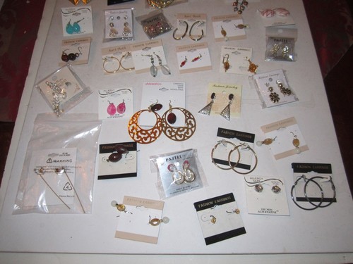 75 PAIRS OF EARRINGS - FASHION JEWELRY - LAUREN, BALLET & MORE - LOT3 - TUB RR - Picture 6 of 6