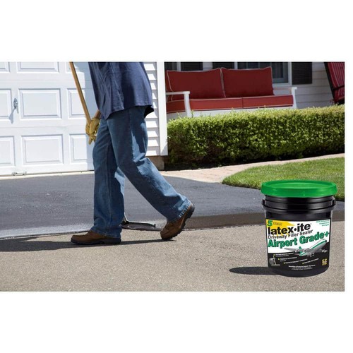 Latex-ite Driveway Sealer 4.75 Gal Asphalt Filler Blacktop Repair Fast Drying - Picture 4 of 5