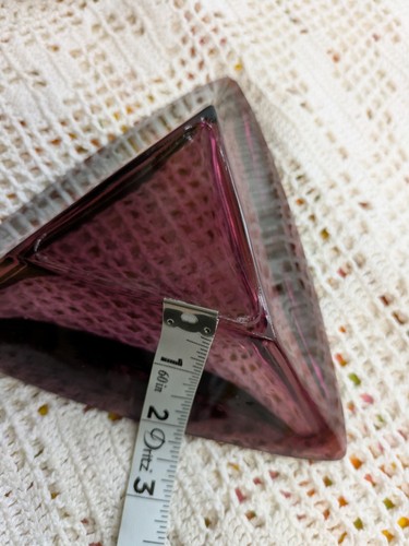 Vintage Pair Of 2 Purple Amethyst Glass Triangle Ashtrays - Imagen 9 de 9