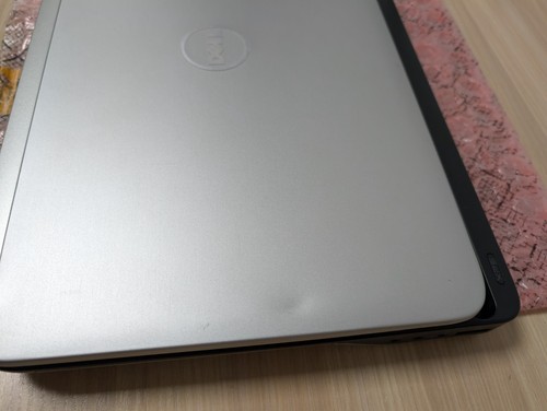 Dell XPS L501X - i3-M370 - 4GB Ram - No Storage - Picture 13 of 20