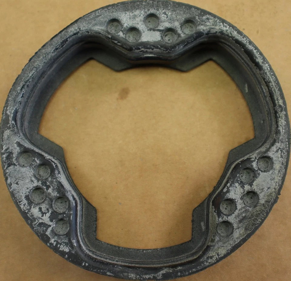 Carcasa de suspensión de eje de transmisión delantera Pontiac 26044399 KIT DE JUNTA CV izquierda GM OEM Foto 3 de 4