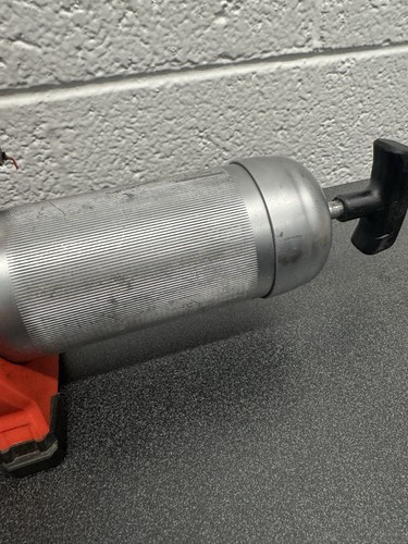 Milwaukee Grease Gun M12 2446-20 - Picture 7 of 16