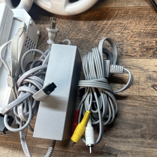 Nintendo Wii Konsole RVL-001 USA Bundle komplett mit 2 Controllern & Spiel - Bild 3 von 22