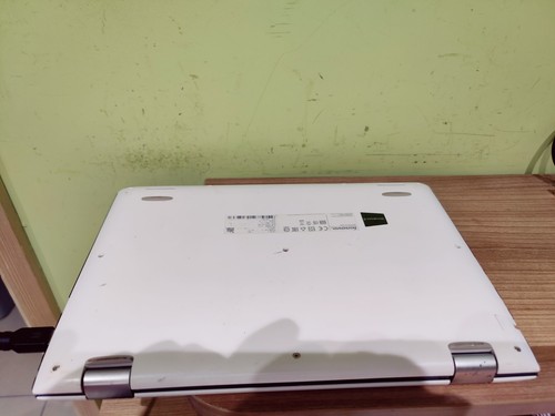Lenovo Yoga 300 Celeron N2840 Not Tested Spare Or Repair Cheap Laptop - Afbeelding 5 van 12
