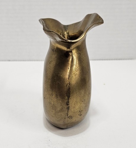 Vtg Heavy Solid Brass Vase With Scalloped Edges 4.5" Tall - Picture 2 of 7