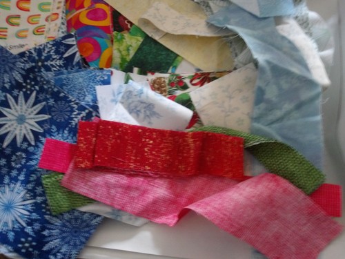 LOT OF QUILTING SCRAPS FILLED USPS PADDED FLAT RATE ENVELOPE GD USED COND - Picture 9 of 11