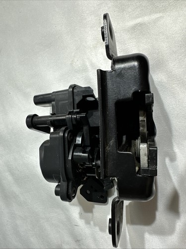 DODGE RAM 2019-2025 OEM 1500 LEFT SIDE TAIL GATE LATCH For Locking Tailgate - Picture 3 of 8