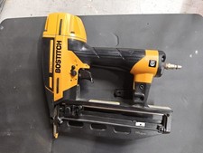 Bostitch BTFP71917-R Smart Point 16-Gauge Finish Nailer Kit