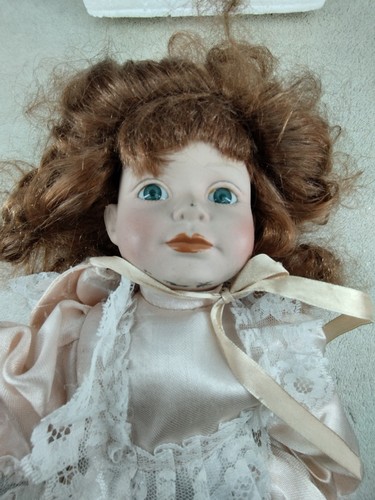 Vintage Puppe im viktorianischen Stil - süßes Gesicht - unbekannter Hersteller - Sammlerstück - Bild 13 von 14