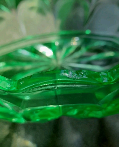 Large Art Deco Vaseline Uranium Glass Fruit Bowl - Picture 10 of 11