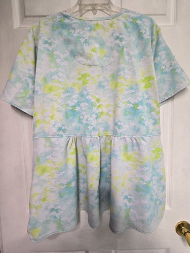 WonderWink Scrub Top size XL-Aqua/Lime/White Floral Mock Wrap-Chest 26"/L 28.5" - Picture 2 of 5