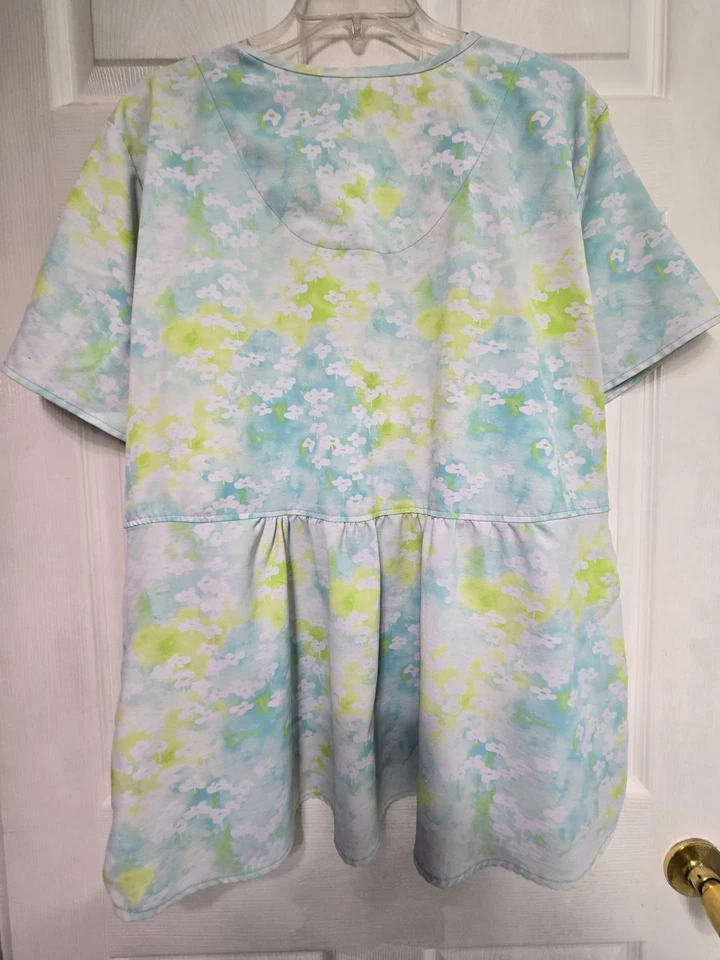 WonderWink Scrub Top size XL-Aqua/Lime/White Floral Mock Wrap-Chest 26"/L 28.5" - Image 2 of 4
