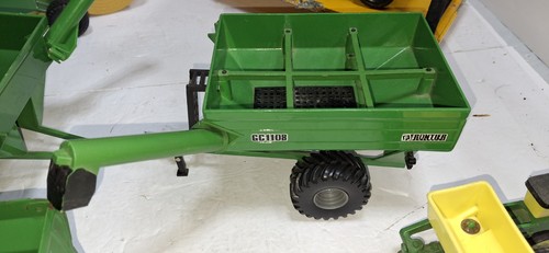 Ertl John Deere Trailers, Planter And Baler. 1/16 Scale.  7 Count - Picture 11 of 18