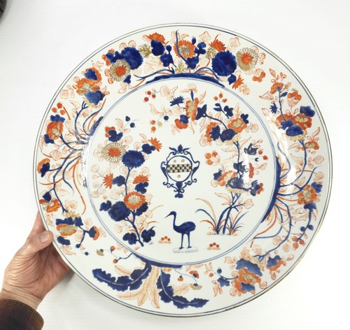 Riesiger 18" japanischer Imari Porzellan Ladegerät Teller mit heraldischen Armen von THOMAS PITT - Bild 2 von 7