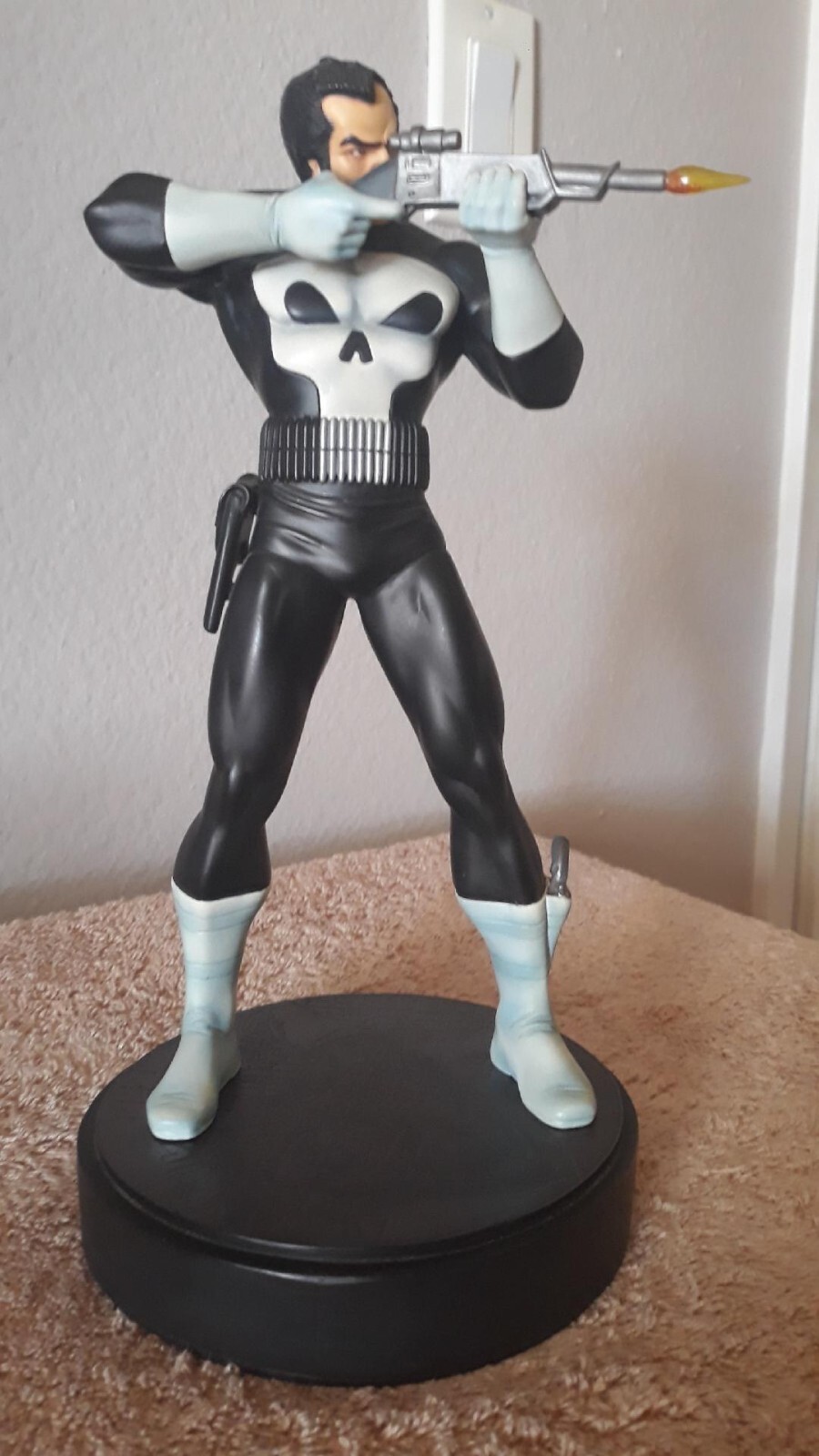 PUNISHER PAINTED STATUE Marvel First App Ed. #1629/1750 by Bowen Designs w/ Box! - Picture 3 of 18