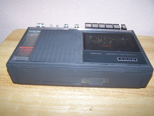 VINTAGE RARE Sony Cf-300 Radio Casette Recorder WITH HANDLE & ANTENNA INTACT - Picture 7 of 12