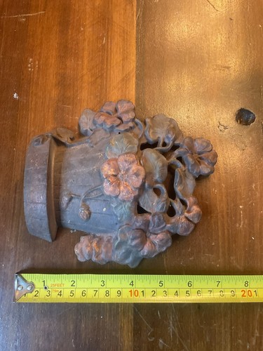 Antique Hubley Cast Iron Flower Basket Doorstop  Original Paint - Picture 4 of 7