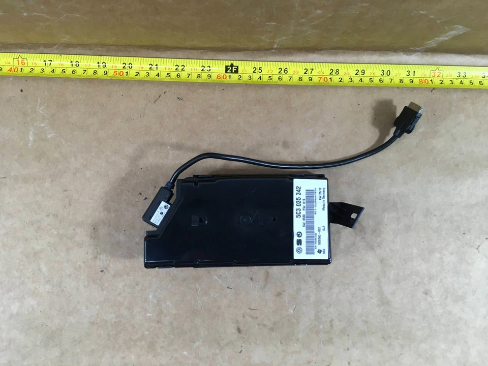 Volkswagen Beetle 2013 módulo de interfaz multimedia 5C3035342 OEM. Foto 3 de 4